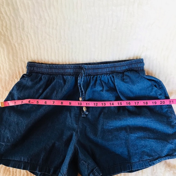 3 elastic band shorts - Picture 12 of 14